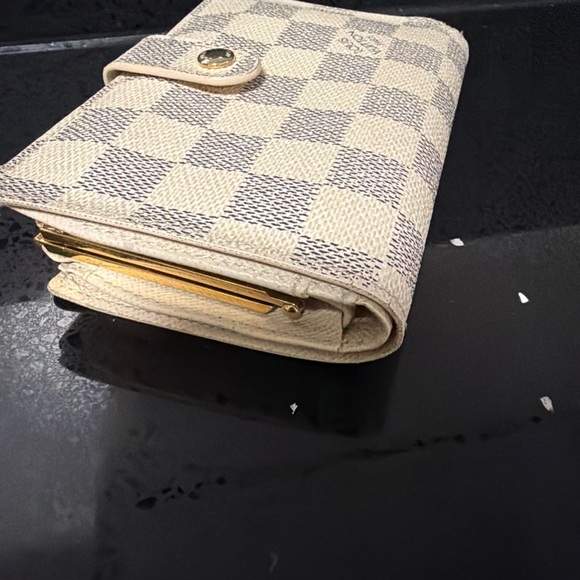 Authentic Louis Vuitton Damier Azur Kisslock Wallet - Picture 6 of 13